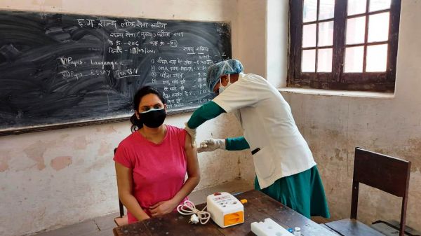 ग्रामीण क्षेत्र में कोरोना की दूसरी डोज का शत-प्रतिशत टीका लगाने वाला पहला विकासखंड बना सरायपाली