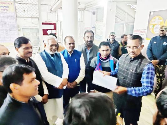 कांग्रेस ने की चुनाव स्थगित करने की मांग