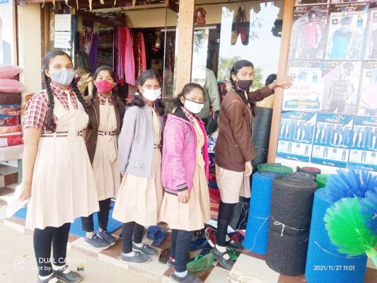 स्कूली बच्चों ने चलाया कोरोना टीका जागरूकता अभियान