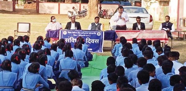 स्कूलों में विधिक साक्षरता जागरूकता शिविर