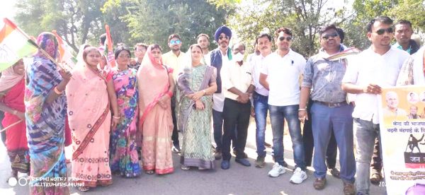 बढ़ती महंगाई के खिलाफ विधायक ने बोला हल्ला