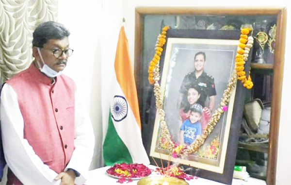 विप्लव को मिले वीरता पुरस्कार, स्थानीय विधायक राज्य सरकार को भेजे प्रस्ताव, हम करेंगे समर्थन-महंत