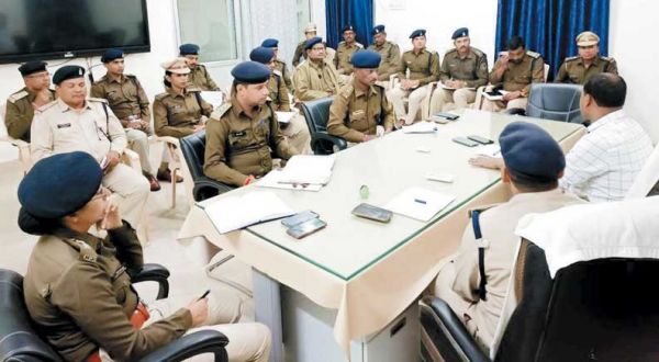  पुलिस अधीक्षक ने ली बैठक