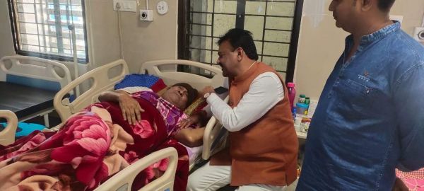 संसदीय सचिव ने महारानी अस्पताल जगदलपुर किया निरीक्षण