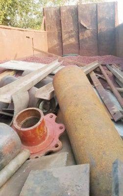 खरसिया एसडीएम ने पकड़ा लाखों का स्क्रैप व स्पंज आयरन