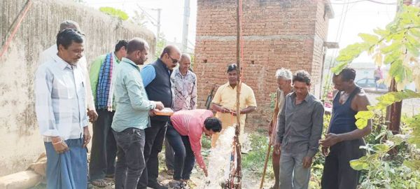 इमलीभांठा में पेयजल के लिए शुरू हुआ सालों पुराना बंद बोर
