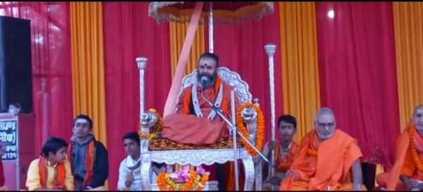 मोबाइल के साथ घर पर बहन बेटियों की सुरक्षा के लिए शस्त्र भी होना चाहिए- नरेंद्रानंद सरस्वती