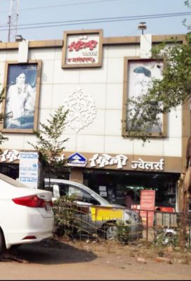 डीआरआई की सहेली ज्वेलर्स के तीन ठिकानों में दबिश, दस्तावेजों को खंगाल रही टीम