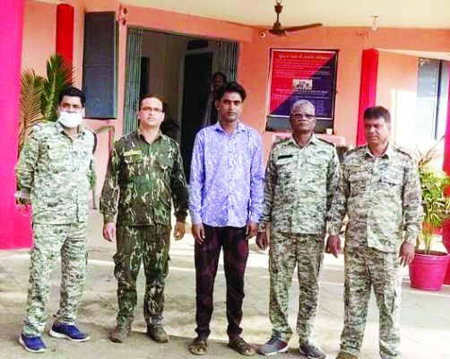 सट्टा खेलाते आरोपी गिरफ्तार