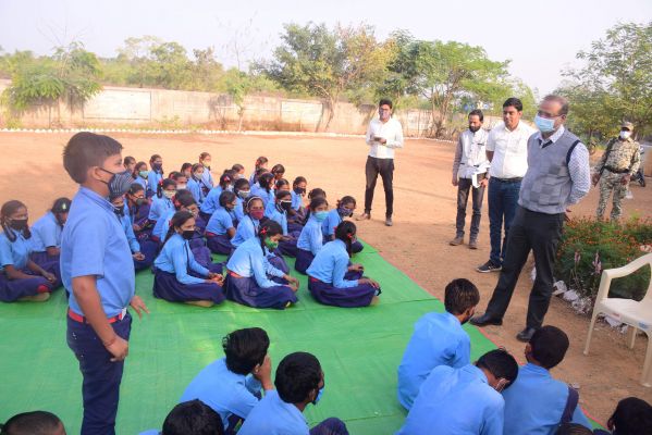 मन लगाकर पढ़ाई करने से बनता है सफलता का रास्ता