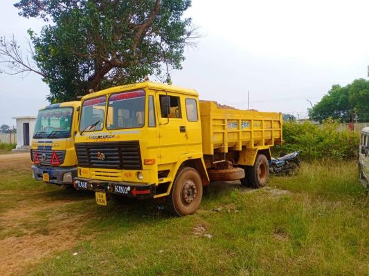 अवैध खनिज परिवहन,  4 गाडिय़ां जब्त