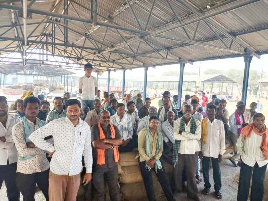 औने-पौने दाम में धान बेचने से किसानों ने किया इंकार