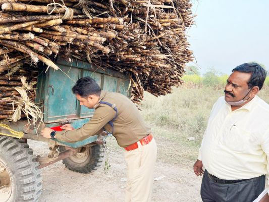 किसानों को क्षमता से अधिक गन्ना लोडिंग न करने दी हिदायत
