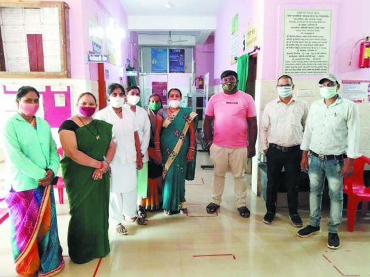 प्राथमिक स्वास्थ्य केंद्र ग्रामीणों के लिए कर रही संजीवनी का कार्य