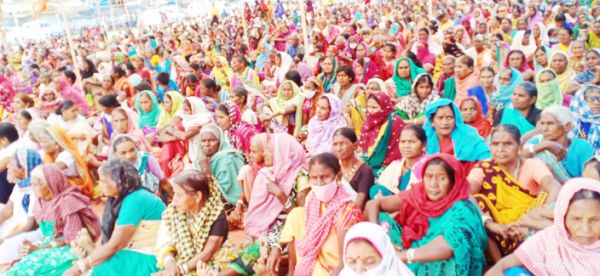 झुकी कमर, जीर्ण काया, टूटी चप्पलों की पदचाप अब तक गूंज रहे हैं...