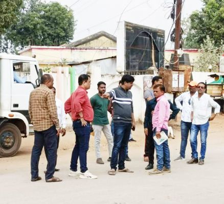 नपाध्यक्ष ने सडक़ चौड़ीकरण व सौंदर्यीकरण को ले किया निरीक्षण