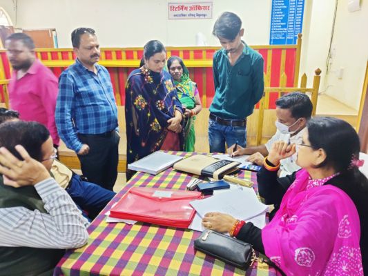 बैकुंठपुर में 19, शिवपुर चरचा में 10 ने लिया नाम वापस