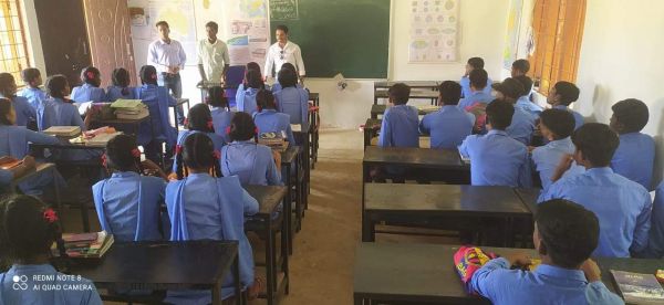 एनएसयूआई ने किया स्कूलों का दौरा, जानीं समस्याएं