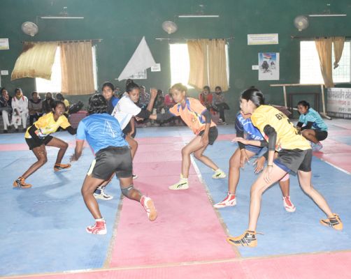 कबड्डी चयन स्पर्धा में नांदगांव विजयी