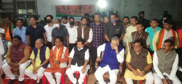 यह गरीब के आशियाने छीनने वाली सरकार है-नबीन