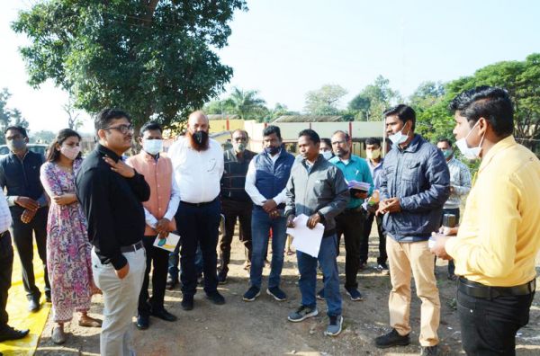 प्रभारी सचिव डॉ. तंबोली ने किया धान खरीदी केंद्र का निरीक्षण