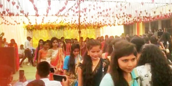गंडई कॉलेज में गीत-संगीत का आयोजन
