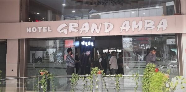 होटल के कर्मचारियों से मारपीट, बारातियों के खिलाफ लूट तोडफ़ोड़ का जुर्म दर्ज