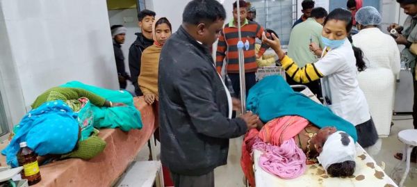 हाईवा-ऑटो में भिड़ंत, 8 घायल