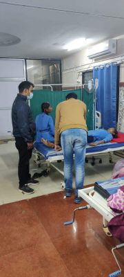 घायल स्कूली छात्रा को उप पुलिस अधीक्षक ने पहुंचाया अस्पताल