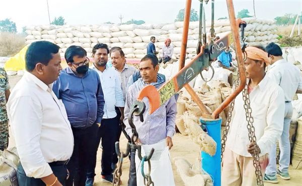 कलेक्टर ने दो राशन दुकान के लिए भवन-गोडाउन व चबूतरा निर्माण की दी मंजूरी