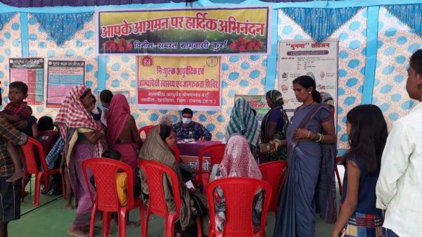 नि:शुल्क आयुष स्वास्थ्य-जागरूकता शिविर में सैकड़ों लाभान्वित