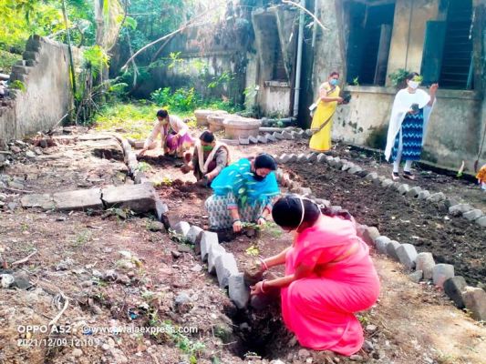आश्रय गृह में पौधे रोपकर लोगों को स्वच्छता के प्रति किया जागरूक