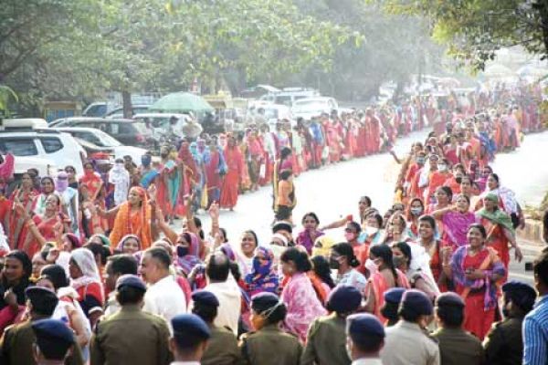 आंगनबाड़ी कार्यकर्ताओं का प्रदर्शन