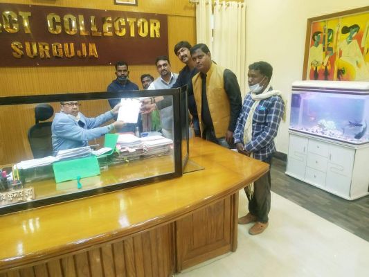 6 किमी कच्ची सडक़ के लिए तरस रहे हैं खामखूट के ग्रामीण