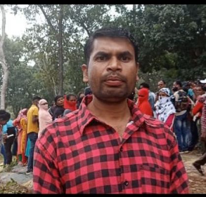 बम धमाके को झेलकर बचा जवान, अब विभागीय उदासीनता झेल रहा