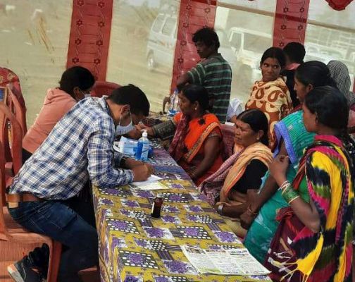 आयुष स्वास्थ्य व जागरूकता शिविर में सैकड़ों लाभांवित