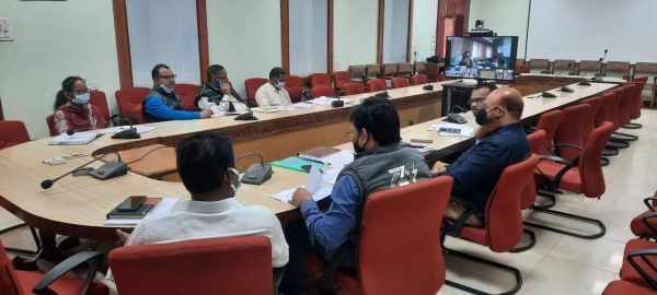 धान खरीदी केन्द्रों से धान उठाव और मिलिंग में तेजी लाने के निर्देश