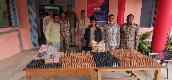 किराना व पान दुकान से गांजा बेचते दो गिरफ्तार