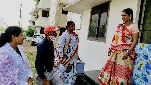 कोरोना टीकाकरण के लिए घर-घर सर्वे