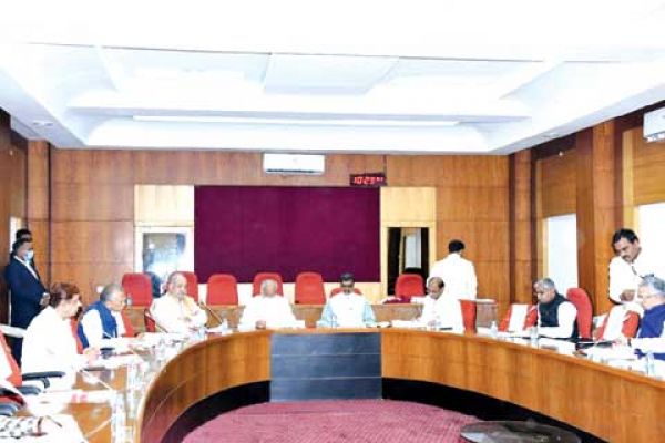 दिवंगत नेताओं-सीडीएस को श्रद्धांजलि : विधानसभा का पहला दिन