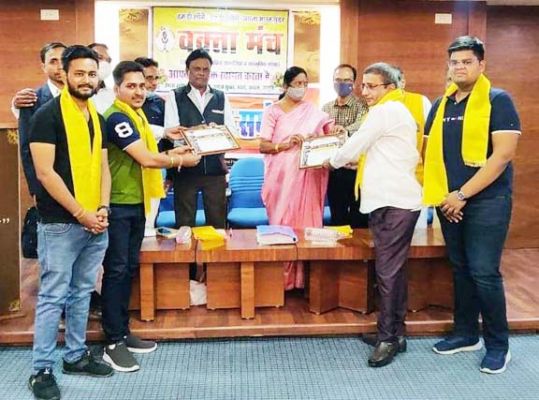 वायएसएस की टीम राजधानी में सम्मानित