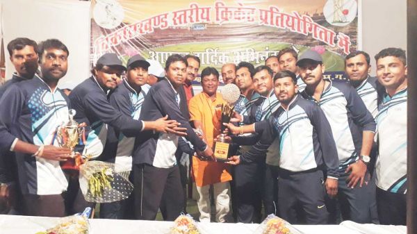 प्रतियोगिता से ही खिलाडिय़ों के खेल में आता है निखार-प्रकाश