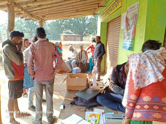 आयुष्मान कार्ड बनाने व स्वास्थ्य परीक्षण करने शिविर