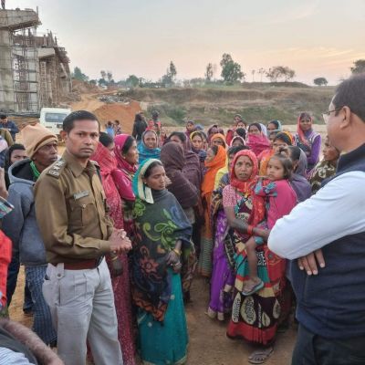 ग्रामीणों और रेत खदान संचालक के बीच चर्चा, कई बिंदुओं पर बनी सहमति