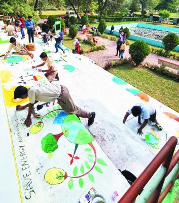 स्कूली बच्चों ने निकाली जागरूकता रैली