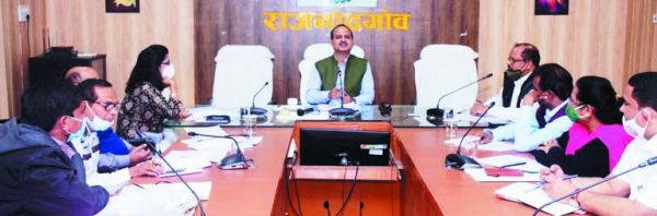 बोर्ड परीक्षा की तैयारी के लिए रणनीति बनाकर कराएं अध्ययन : कलेक्टर