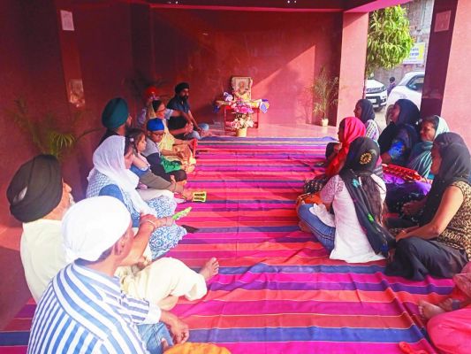 महासमुंद के नानक सागर में पहुंचने लगे दर्शनार्थी, पूर्णिमा के दिन सामूहिक शबद कीर्तन