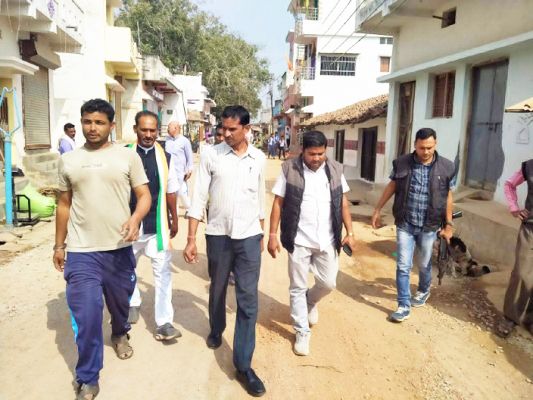 जंघेल ने डामरीकरण निर्माण का लिया जायजा