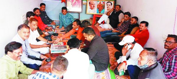 उप चुनाव प्रभारी गोलछा ने ली बैठक