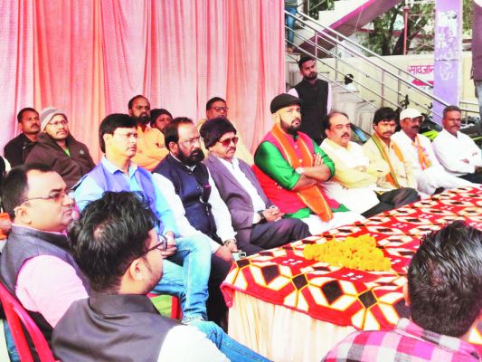 कांग्रेस-भाजपा के दिग्गजों का रहा जमावड़ा